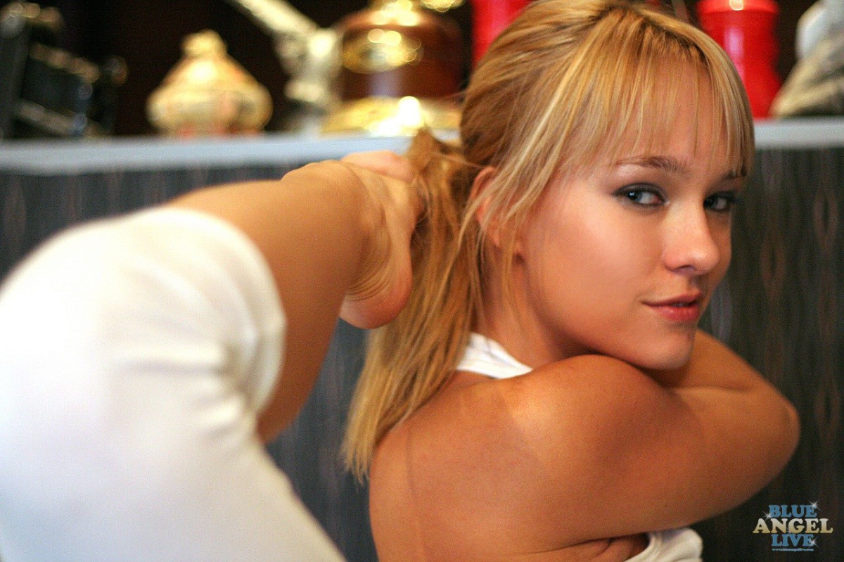 High quality porn on Blue Angel Live for your ultimate pleasure!